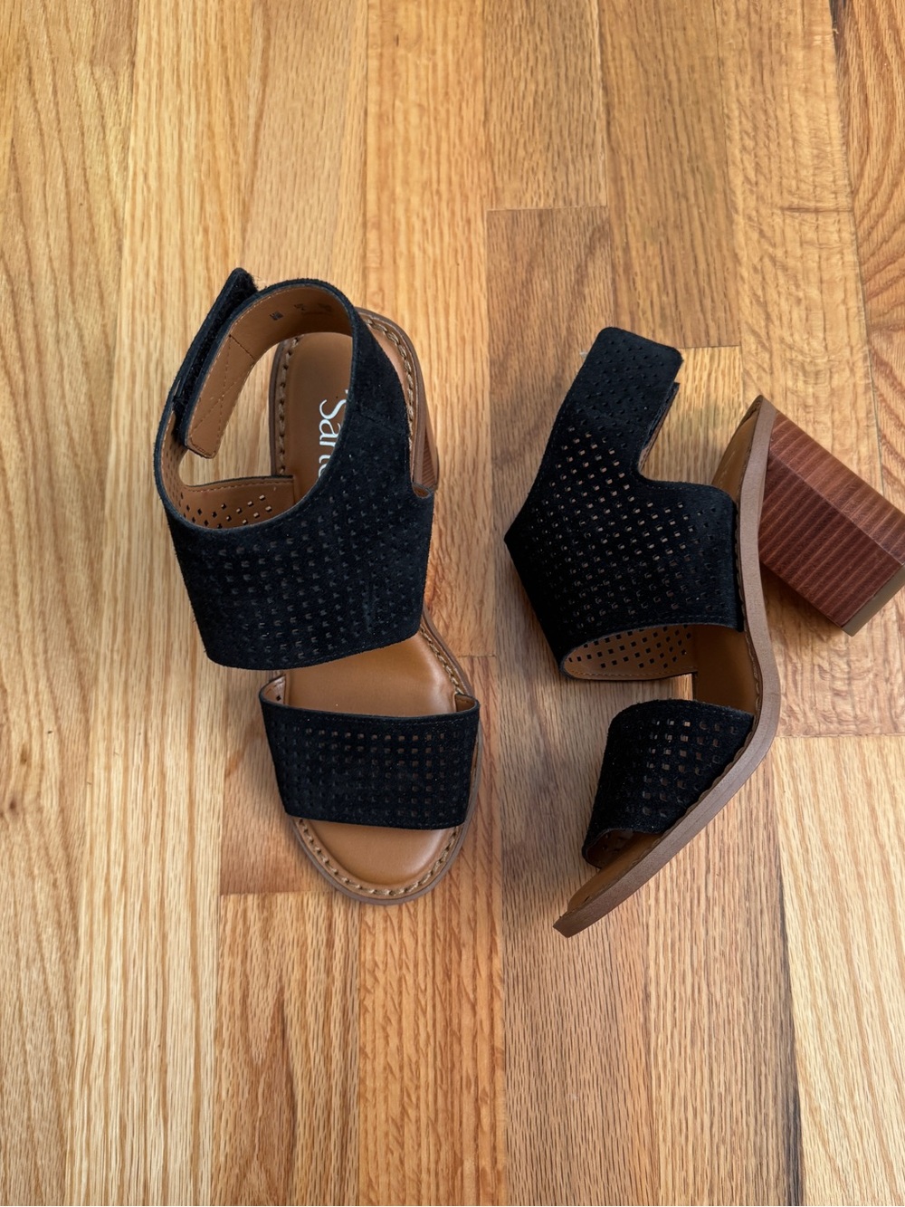 Franco Sarto  Black Sandals. Never worn. NWOT size 6.